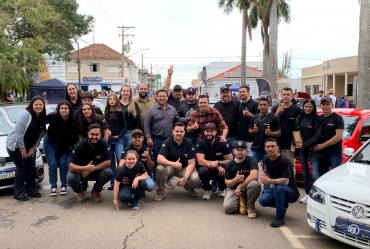 Encontro de Carros Low Style agita Taguaí em sua 3ª edição 