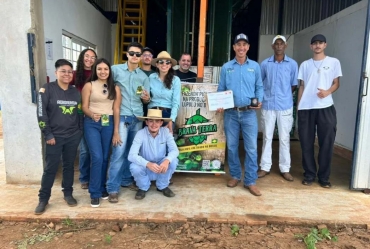 Alunos de Agronomia da FIT visitam plantação de lúpulo