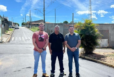 Coronel Macedo celebra conclusão de recapeamento asfáltico com investimento estadual de R$ 345 mil