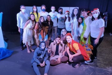 Timburi encanta com a peça teatral “O Galo de Belém” de Piraju