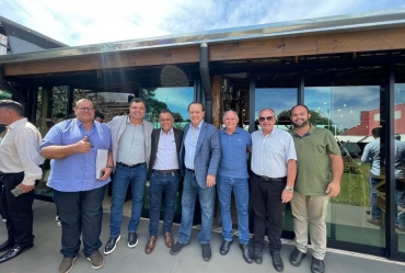 Prefeito Marcão do Haras de Fartura participa de encontro regional da saúde na Amvapa
