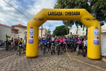 Atletas de toda a região participam do Passeio Ciclístico 4 Estações