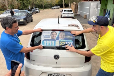 Deputado Maurício Neves percorre municípios da região com caminhadas e adesivaço