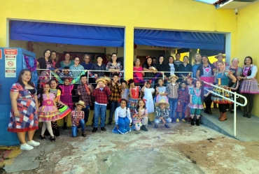 Arraiá do Espaço Vida de Sarutaiá leva diversão aos estudantes