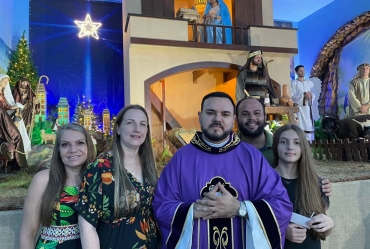 Tradicional Presépio da Paróquia Santa Rita de Cássia é inaugurado com grande participação popular em Taguaí