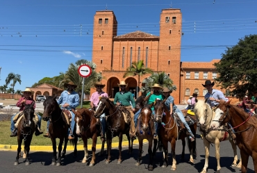 Cavalgada Feshow 2026 reúne cavaleiros e comitivas de toda a região em Itaporanga