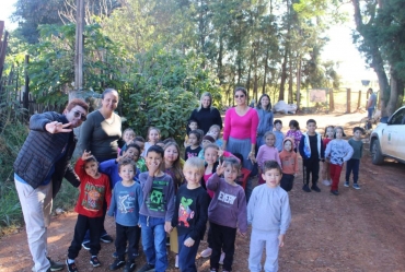 Alunos de escolas municipais de Taguaí participam de atividades educativas sobre meio ambiente
