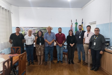 Prefeitura de Sarutaiá se reúne com a Sabesp e a Ures em busca de melhorias em loteamento