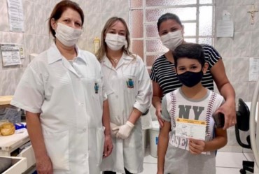 Timburi começa a vacinar crianças com 11 anos contra Covid