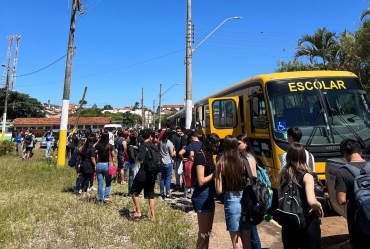Quase 200 alunos contam com transporte gratuito da Prefeitura de Fartura para realizar o ENEM