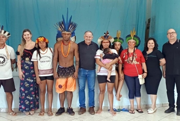 Taguaí recebe visita da comunidade indígena da Aldeia Tekoá Porã