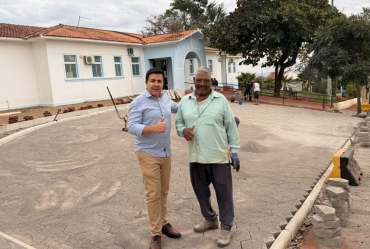 Prefeitura inicia obras de estacionamento em frente ao Centro de Saúde de Timburi