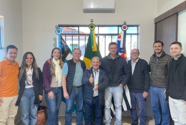 Deputado Federal Missionário Major Olímpio visita Taguaí e anuncia apoio para saúde e pavimentação