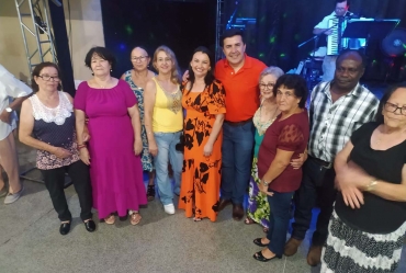 Baile Regional da Terceira Idade organizado pelo grupo de Timburi reúne centenas de pessoas em Bernardino de Campos