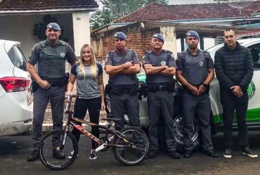 Atleta olímpica do BMX recupera bike roubada depois de 7 anos localizada em Itaporanga