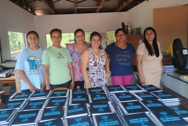 Iniciativa apoiada pela Suzano transforma cadernos usados em renda e oportunidades para mulheres em Capão Bonito 