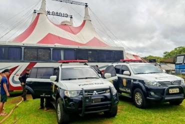 Casal de artistas circenses é preso em flagrante durante operação contra crimes sexuais em Avaré