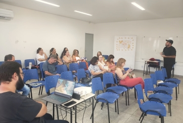 Professores da EJA de Avaré passam por capacitação sobre plataforma digital de ensino