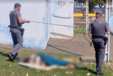 Homem é encontrado morto em praça central de Taquarituba