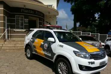 Vizinhos sentem cheiro forte e polícia encontra homem morto dentro de casa em Avaré