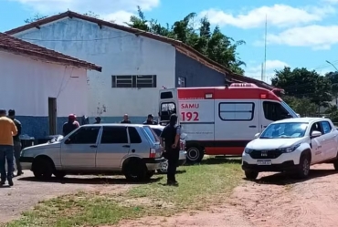 Servidor público cai de laje ao usar porta como apoio em Itapeva