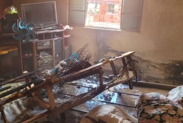 Adolescente sofre queimaduras de segundo grau ao tentar conter incêndio em Ourinhos