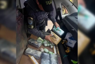 Homem é preso por tráfico de drogas e contrabando de eletrônicos em rodovia de Iaras