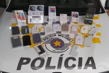 Passageiro de ônibus é detido com mais de 20 celulares contrabandeados em Itararé