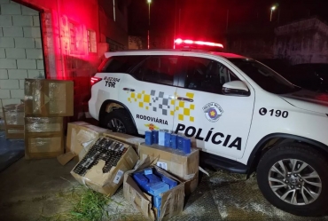Polícia apreende anabolizantes e celulares contrabandeados em carga de farinha em rodovia de Palmital