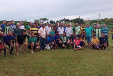 Guaiuvira realiza torneio para homenagear atletas que defenderam o Esporte Clube Guaiuvira 