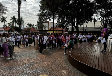 Caminhada do Agosto Lilás reúne moradores pelas ruas de Fartura