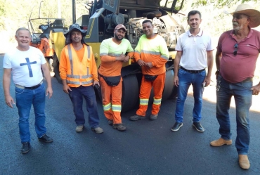 Obras de recuperação na estrada de vicinal é iniciada em Taguaí 