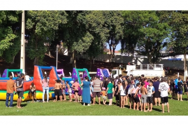 Festa das Crianças reúne público no estádio Lúcio Martins Esteves