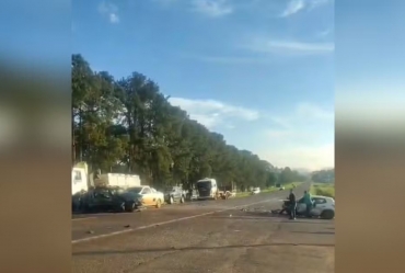 Engavetamento entre veículos deixa um morto e feridos em rodovia de Avaré