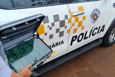 Polícia apreende supostas pedras preciosas sem nota fiscal em rodovia de Santa Cruz do Rio Pardo