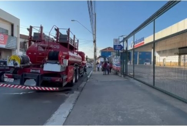 Explosão após vazamento de gás em supermercado deixa cinco feridos 