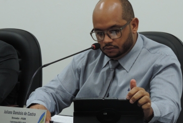 Vereador Juliano Damásio cobra informações  sobre filas e tempo de espera na saúde de Fartura