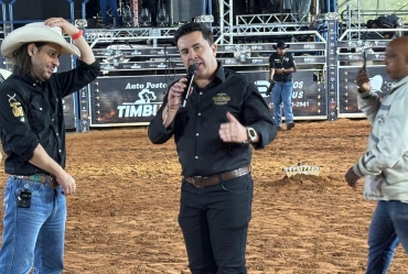 Fespinga abre programação e movimenta Timburi até domingo