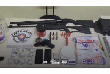 Pai, mãe e filho são presos suspeitos de tráfico de drogas em Avaré