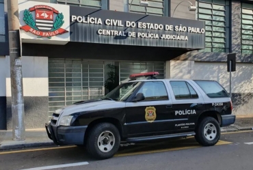 Homem é preso por importunação sexual após assediar funcionária durante faxina