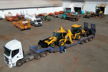 Taquarituba reforça infraestrutura com novas retroescavadeiras