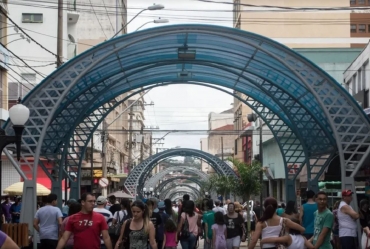 Dia dos Namorados: comércios do centro-oeste paulista funcionam em horário especial nesta sexta-feira