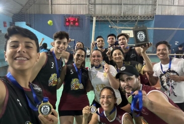 Equipe de Fartura é campeã de torneio misto de vôlei em Taquarituba