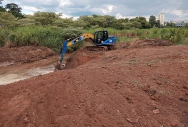 Prefeitura de Avaré promove limpeza no Ribeirão Lajeado