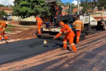 Ruas recebem pavimentos e recapes em Timburi