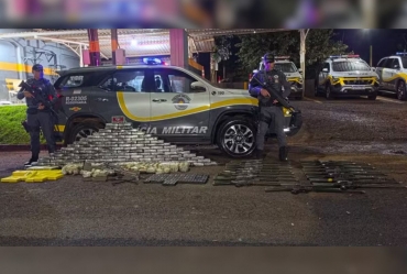 PM apreende fuzis e porções de drogas após motorista fugir de abordagem em Ourinhos