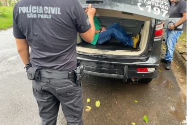 Polícia Civil prende homem de 57 anos suspeito de armazenar material de pornografia infantil em Botucatu