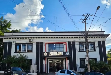 Mulher é presa suspeita de furtar farmácia e usar criança como 'escudo' para evitar abordagem policial em Itapeva