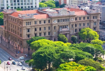 Justiça condena professora de Piraju a quase 10 anos de prisão por perguntar a aluno se 'ele não tinha vergonha de ser preto'