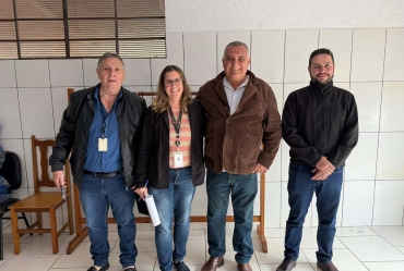 Técnicos da Secretaria de Agricultura de S. Paulo visitam Sarutaiá